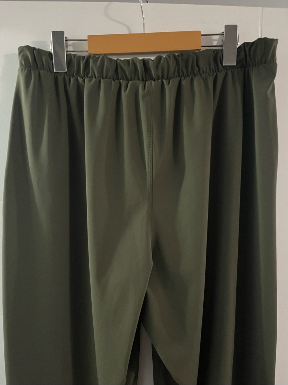 Women’s Versatile Olive Green Elastic-Waist Trousers - Picture 5 of 11